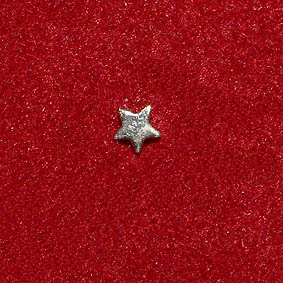 Neuspiercing sterretje Neuspiercing sterretje