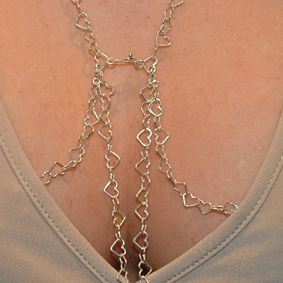 Bodyketting hartjes met tepelkettinkjes Bodyketting hartjes met tepelkettinkjes