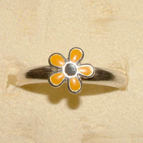 Zilveren teenring bloem gekleurd blaadjes Zilveren teenring bloem gekleurd blaadjes